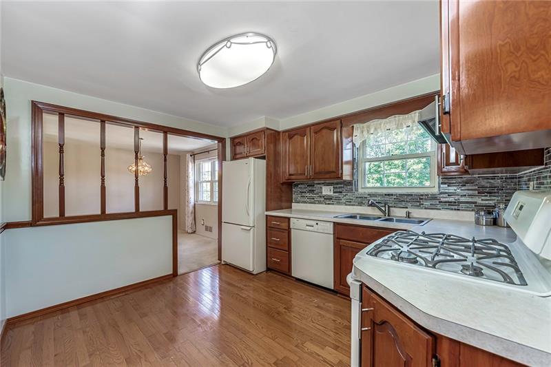 203 Lytton Road Coraopolis, PA 15108 - Photo 13 of 25 Gallery Image 13