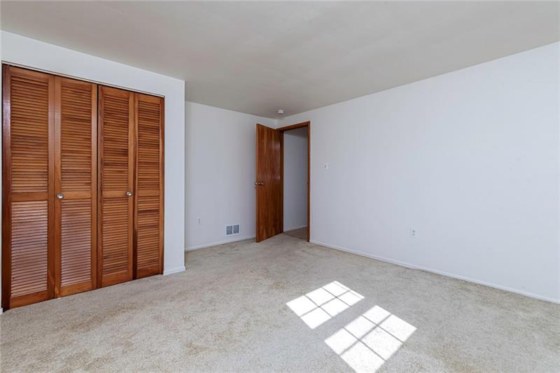 203 Lytton Road Coraopolis, PA 15108 - Photo 19 of 25 Gallery Image 19