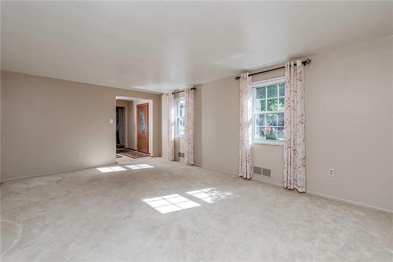 203 Lytton Road Coraopolis, PA 15108 - Photo 6 of 25 Gallery Image 6