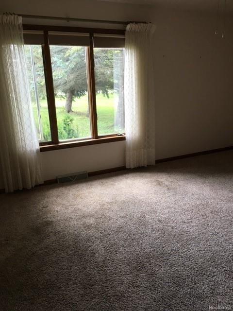 6266 Lakeshore Road Lexington, MI 48450 - Photo 9 of 33 9.jpg