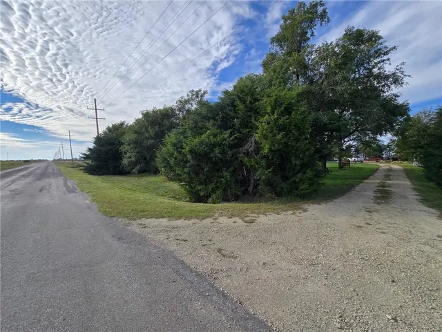 $470,000 | 1518 330th Street, Tampa, KS 67483