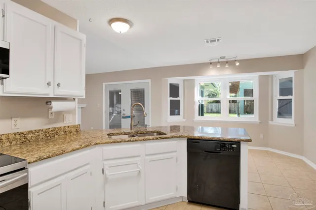 $2,100 | 4036 Shorewood Drive, Pensacola, FL 32507