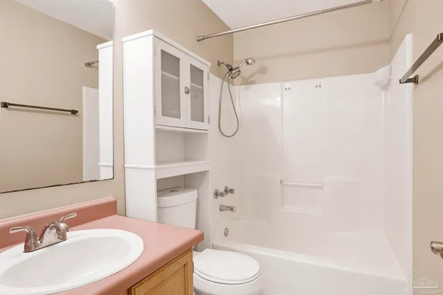 $2,100 | 4036 Shorewood Drive, Pensacola, FL 32507