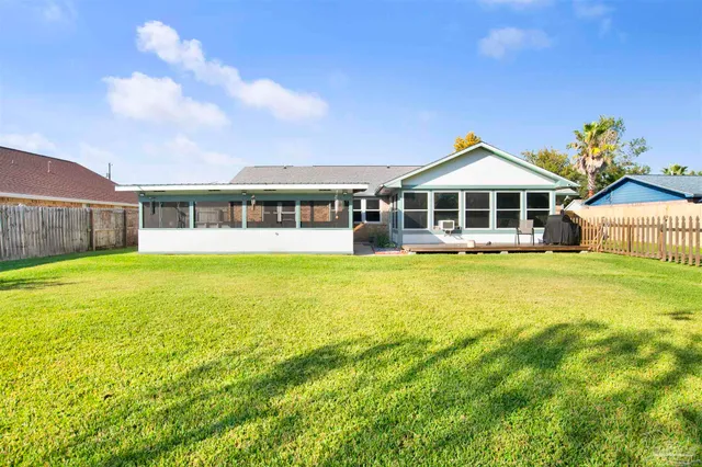 $2,100 | 4036 Shorewood Drive, Pensacola, FL 32507