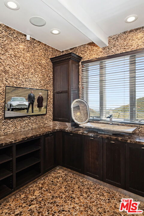 12608 Promontory Road Los Angeles, CA 90049 - Photo 42 of 68