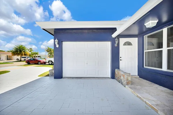 $589,900 | 11600 Northwest 30th Place, Sunrise, FL 33323
