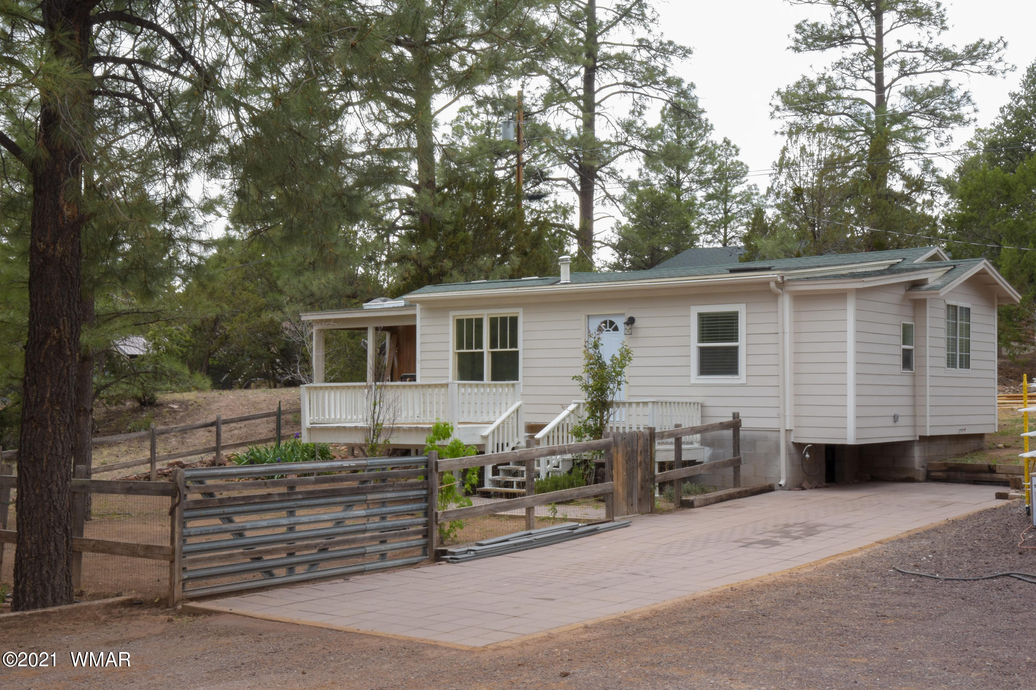 2064 Sagebrush Trail Overgaard, AZ 85933 - Photo 1 of 18