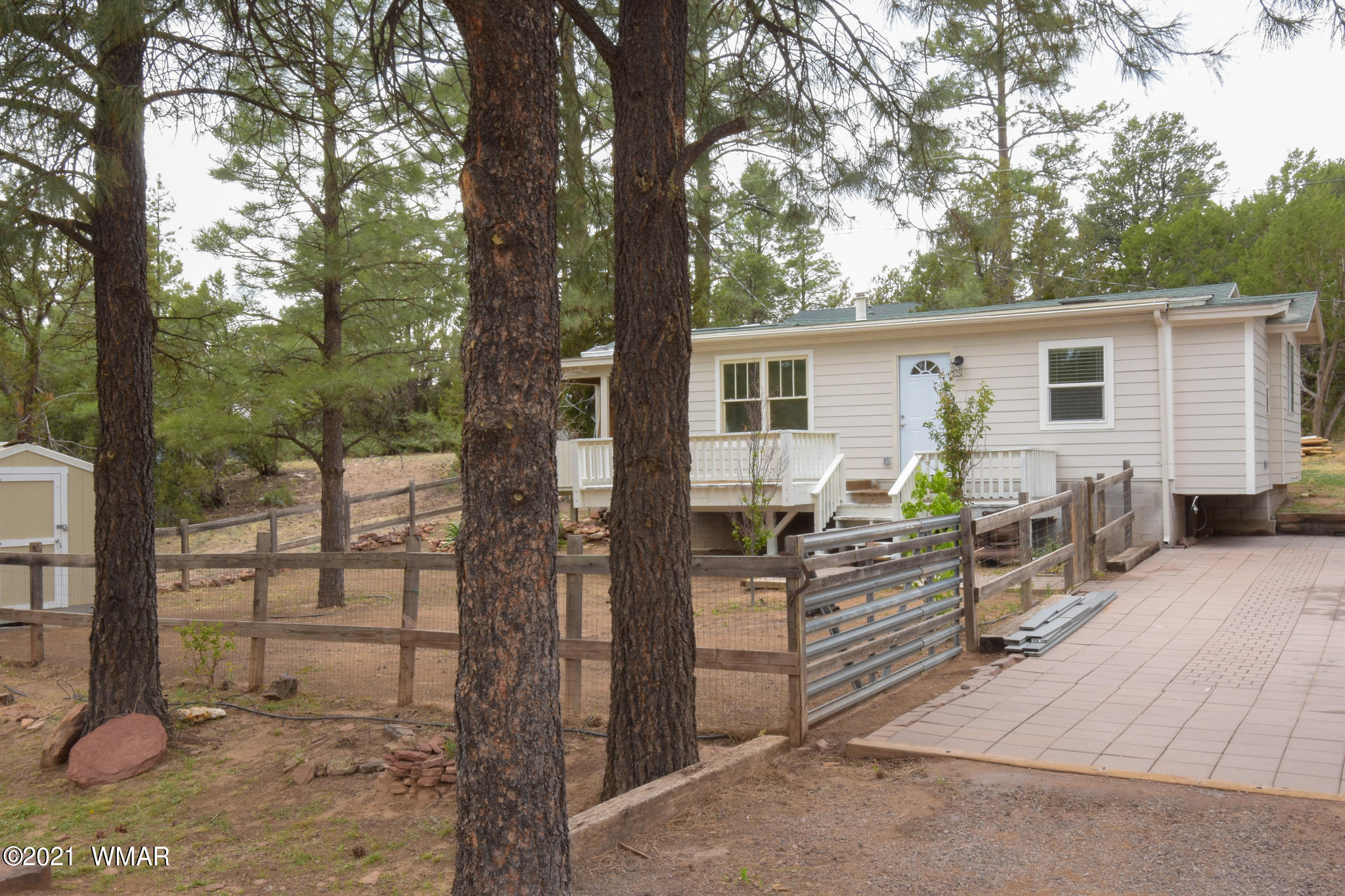 2064 Sagebrush Trail Overgaard, AZ 85933 - Photo 7 of 18
