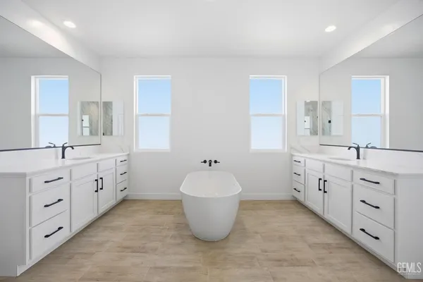 $669,900 | Undisclosed Address, Bakersfield, CA 93314