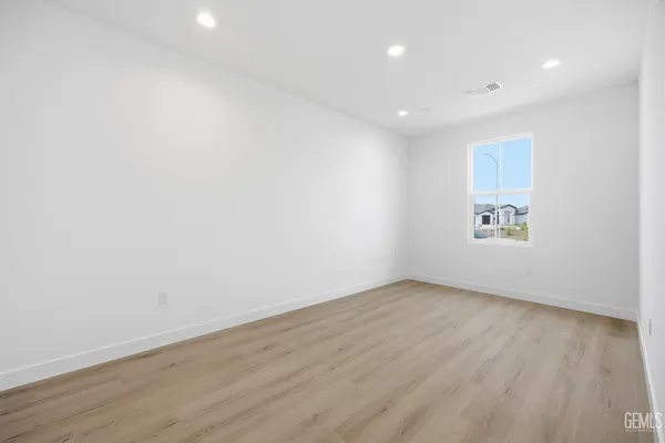 $669,900 | Undisclosed Address, Bakersfield, CA 93314