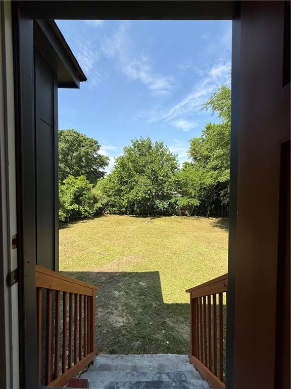 808 Center Street Macon, GA 31217 - Photo 28 of 30 a view of a balcony with an outdoor space