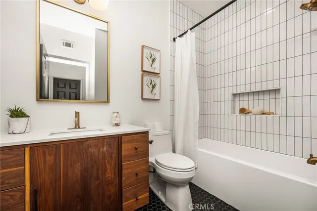 $725,000 | 5146 East Hunsford Drive, Unit E, Orange, CA 92867