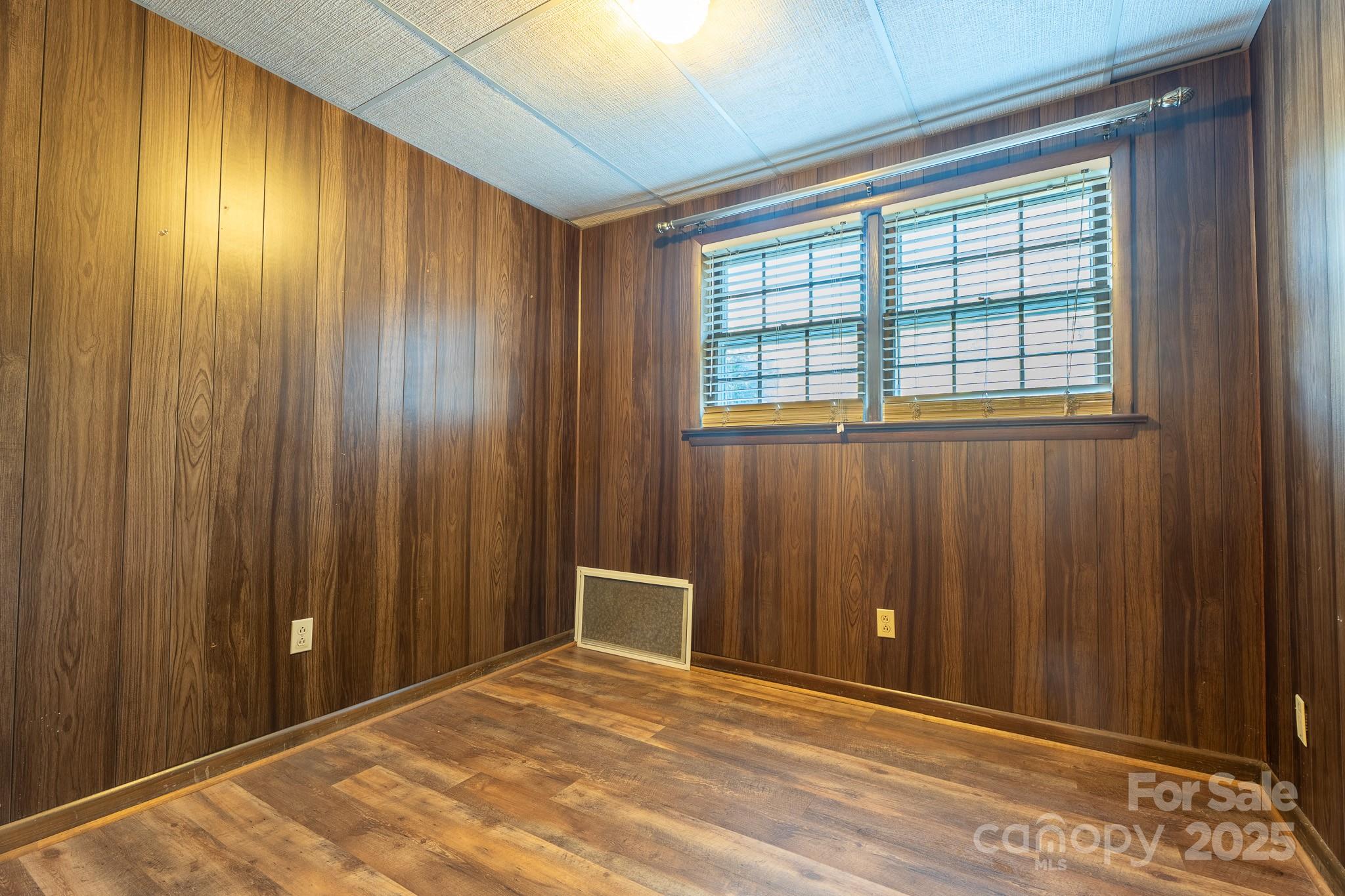 3851 Idlewood Acres Road Hickory, NC 28601 - Photo 15 of 34 a view of an empty room with a window