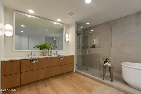 $15,000 | 2211 East Camelback Road, Unit 402, Phoenix, AZ 85016