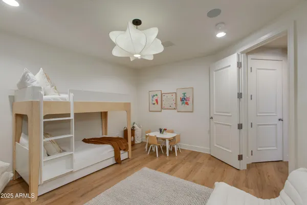 $15,000 | 2211 East Camelback Road, Unit 402, Phoenix, AZ 85016