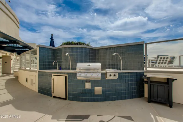 $15,000 | 2211 East Camelback Road, Unit 402, Phoenix, AZ 85016