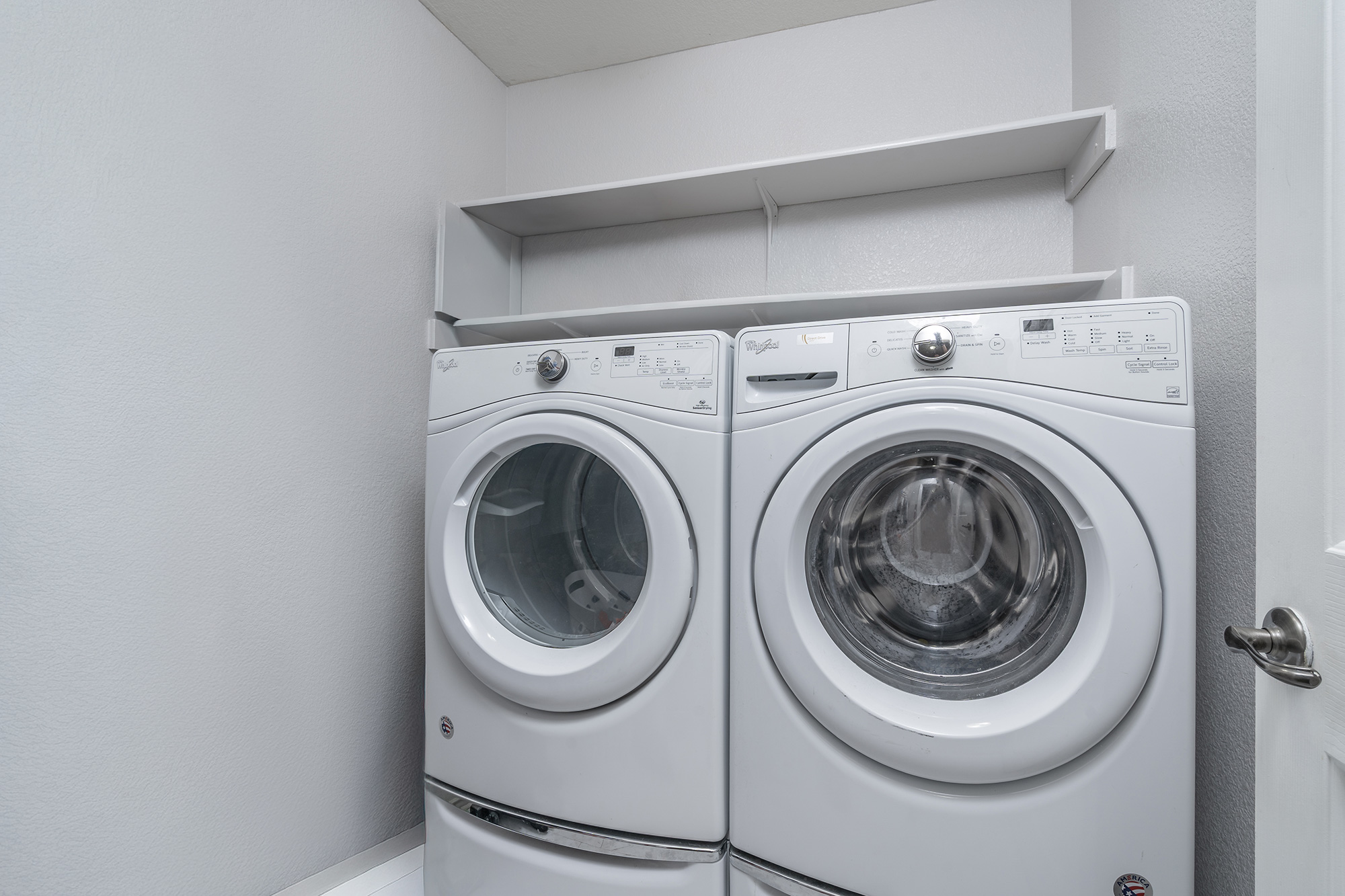 328 Cedar Lake Boulevard Georgetown, TX 78633 - Photo 23 of 34 a utility room with dryer and washer