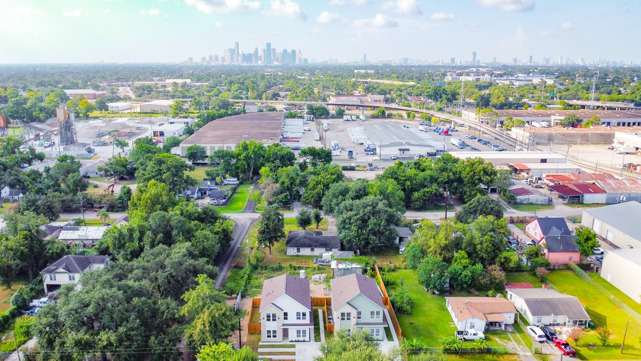 164 Wallace Street Houston, TX 77022 - Photo 3 of 29 a view of a city