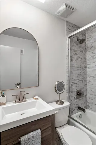 $346,500 | 6935 Northwest Blair Road, Kansas City, MO 64152