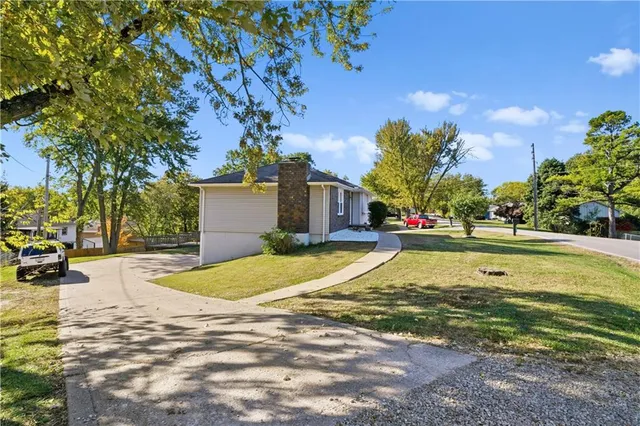 $346,500 | 6935 Northwest Blair Road, Kansas City, MO 64152