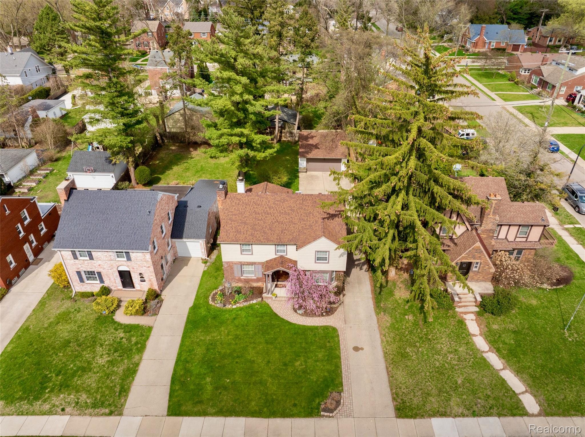 244 Kerby Road Grosse Pointe, MI 48236 - Photo 46 of 53 Aerial perspective of suburban area