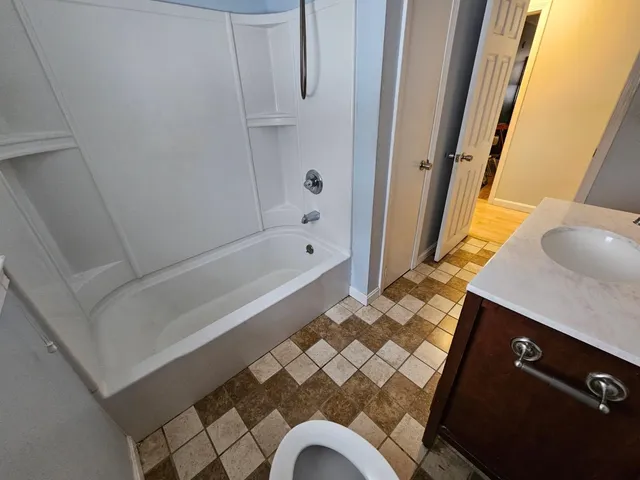 $429,000 | 27 Gamache Street, Manchester, NH 03102