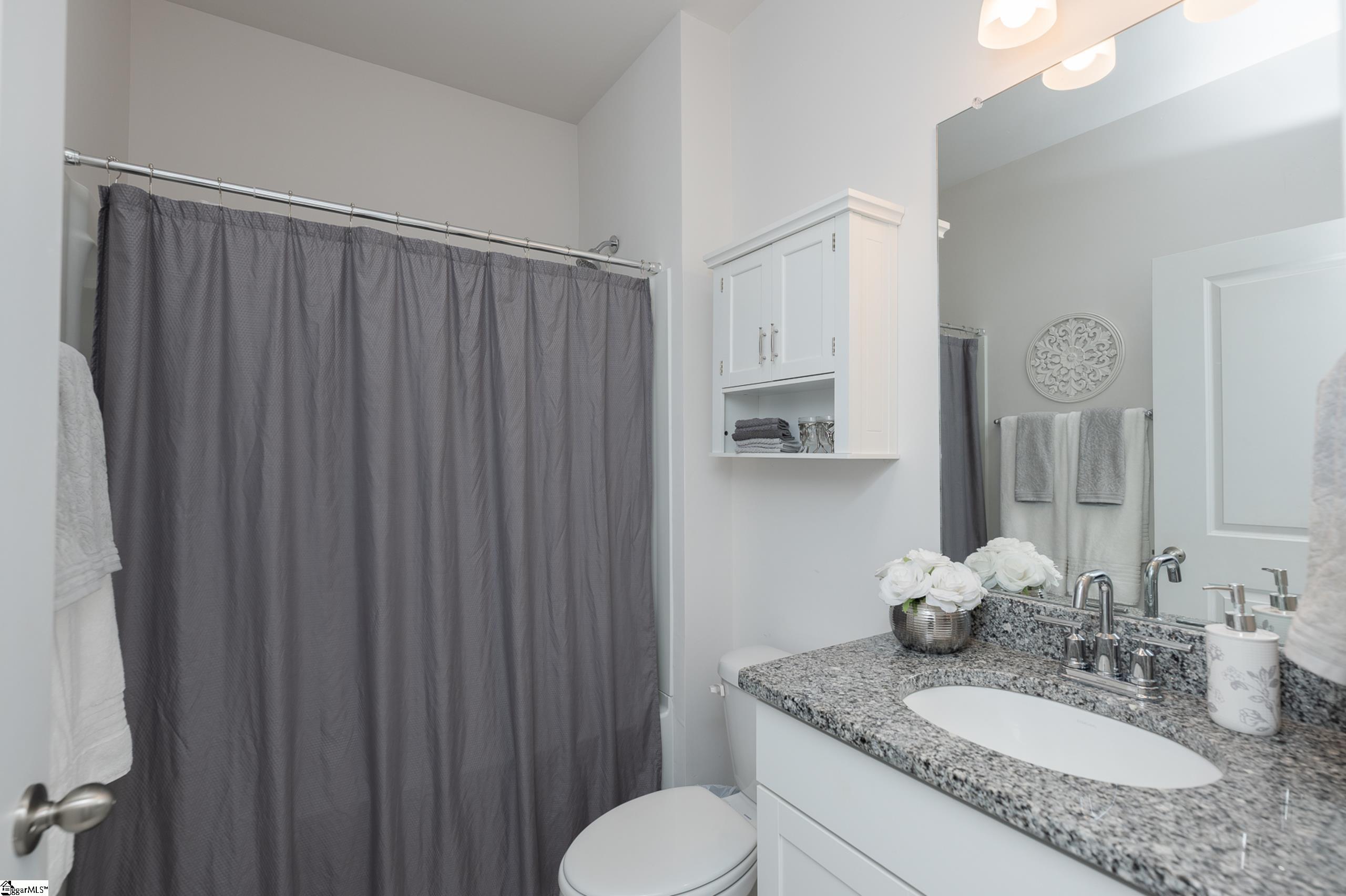 535 Yellow Fox Road Greer, SC 29650 - Photo 3 of 33 Gallery Image 3