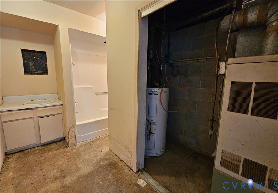 37 Bear Branch Road Farmville, VA 23901 - Photo 19 of 48 a view of storage and utility room