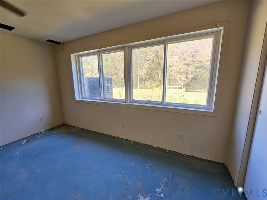 37 Bear Branch Road Farmville, VA 23901 - Photo 21 of 48 an empty room with a window
