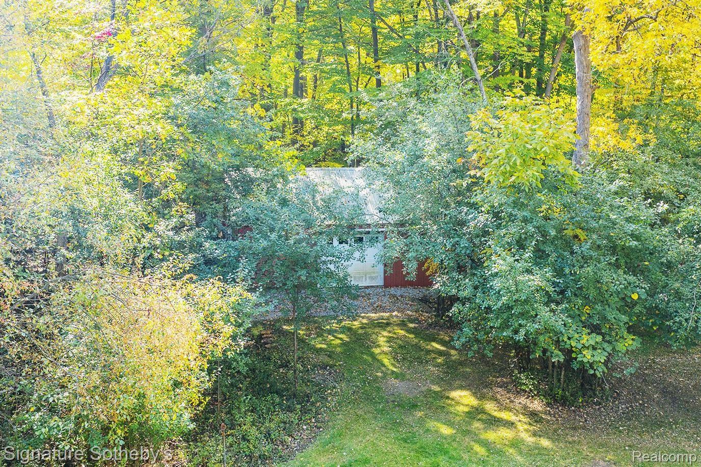 25175 Farmbrook Road Southfield, MI 48034 - Photo 5 of 32 05.jpg