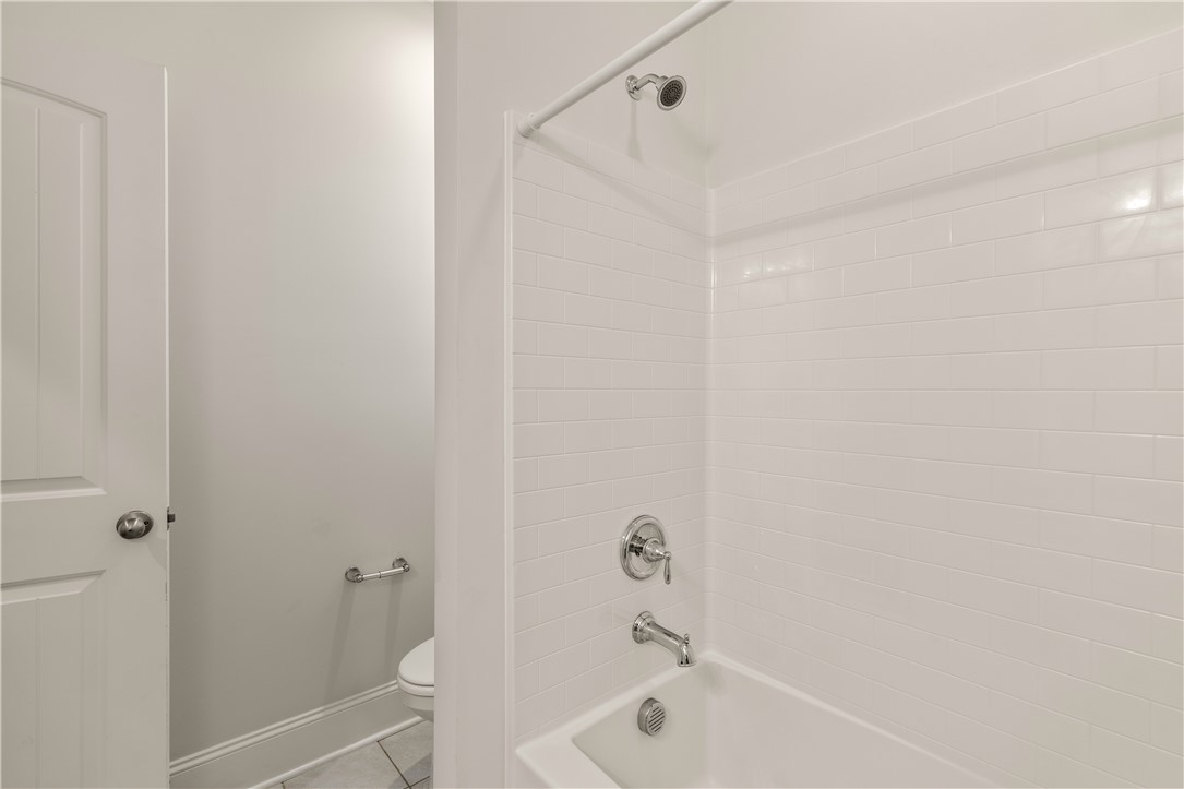 124 Spyglass Lane Pendleton, SC 29670 - Photo 26 of 43 Guest Bath