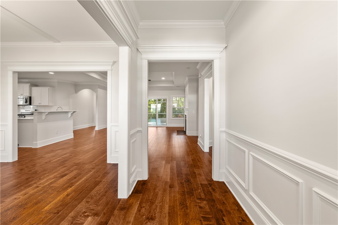 124 Spyglass Lane Pendleton, SC 29670 - Photo 5 of 43 Moulding Details create beautiful Entry