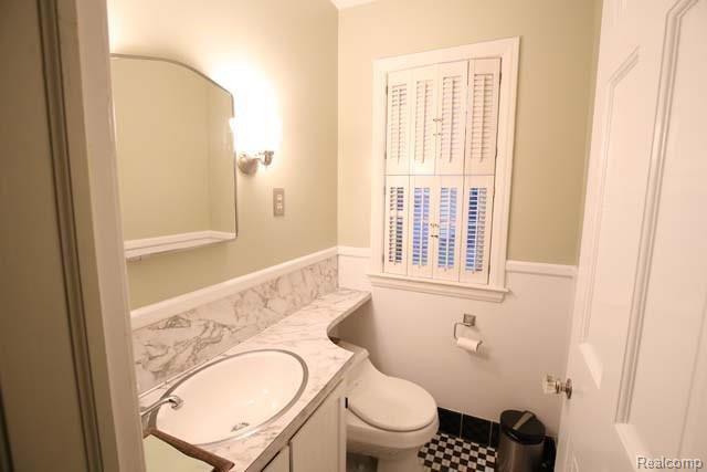 3928 Cumberland Road Berkley, MI 48072 - Photo 12 of 14 IMG_4114.jpg