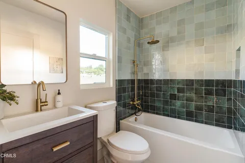 $649,000 | 2612 Marathon Street, Unit 1/2, Los Angeles, CA 90026