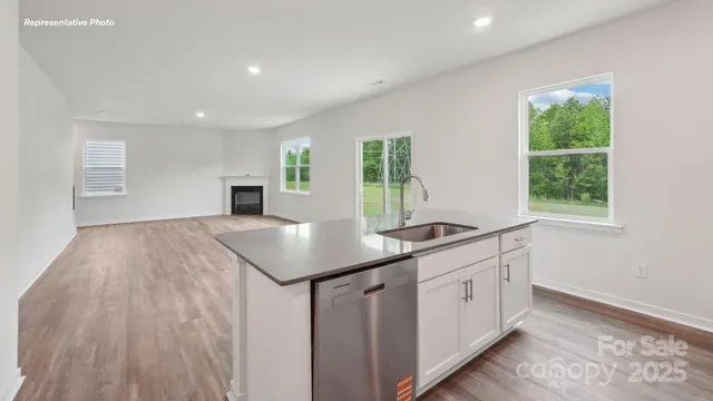 $425,000 | 3727 Coleman Drive, Charlotte, NC 28215