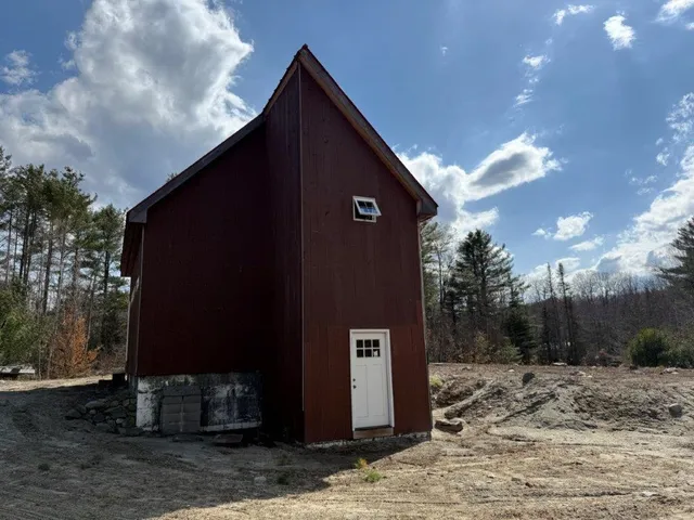 $285,000 | 390 Highway 118, Canaan, NH 03741