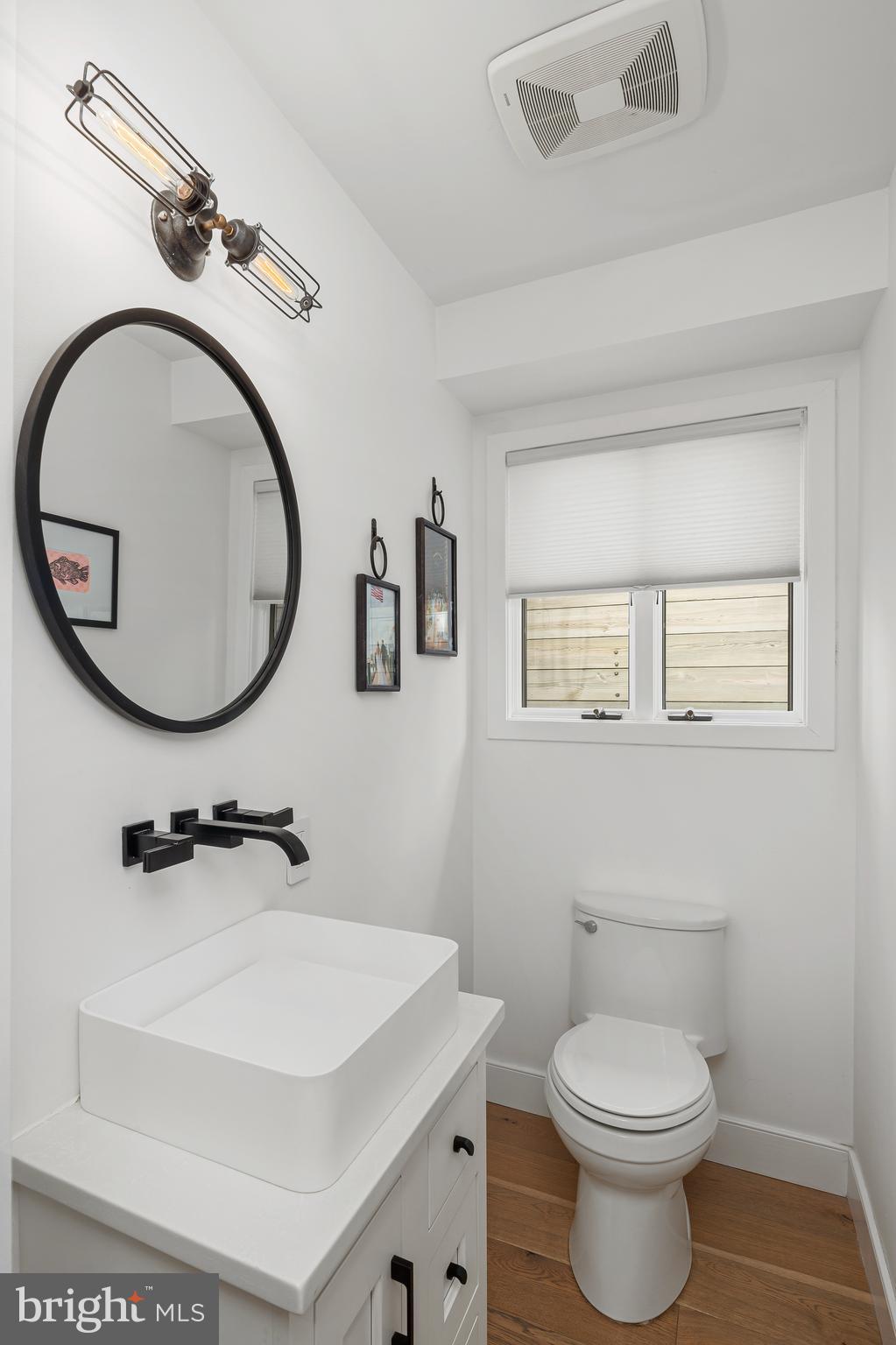 122 Shore Road Arnold, MD 21012 - Photo 33 of 70 Half Bathroom