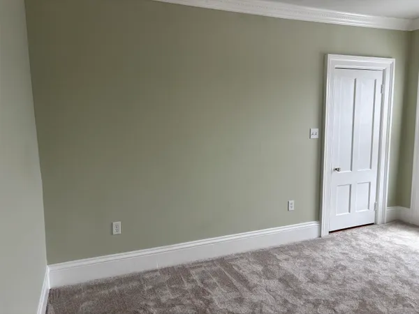 $2,300 | 92 Ashland Street, Unit 2, Manchester, NH 03104