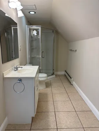 $2,300 | 92 Ashland Street, Unit 2, Manchester, NH 03104