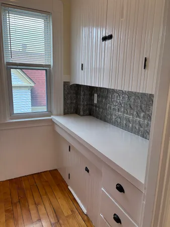 $2,300 | 92 Ashland Street, Unit 2, Manchester, NH 03104
