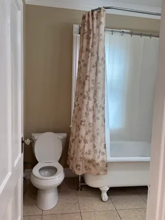 $2,300 | 92 Ashland Street, Unit 2, Manchester, NH 03104