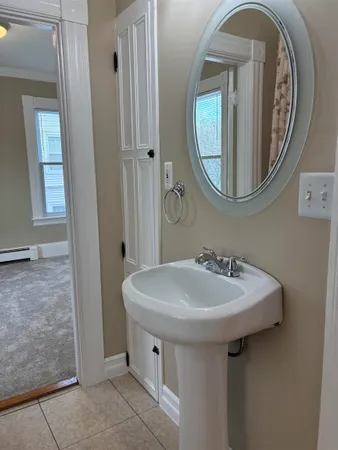 $2,300 | 92 Ashland Street, Unit 2, Manchester, NH 03104