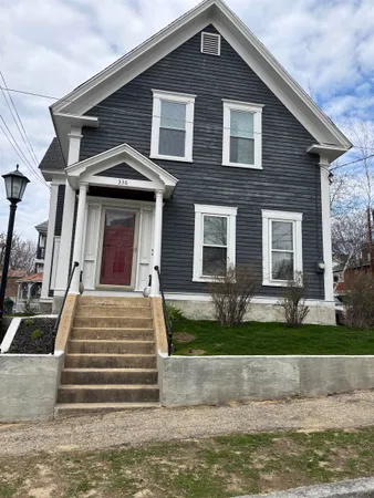 $2,300 | 92 Ashland Street, Unit 2, Manchester, NH 03104