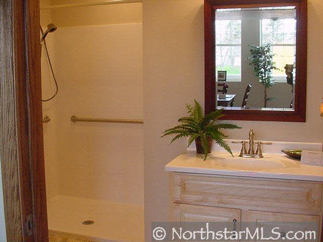 35 2nd Street, Unit 13 Proctor, MN 55810 - Photo 8 of 9 Gallery Image 8