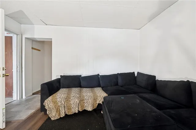 $129,500 | 425 Agatha Street, Pitcairn, PA 15140