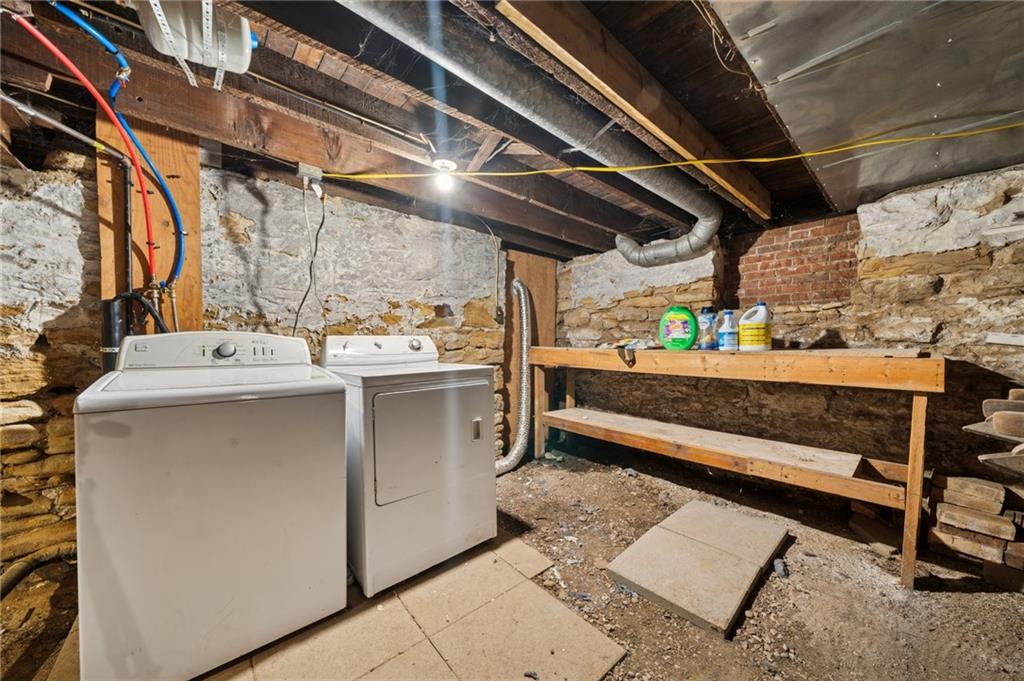 425 Agatha Street Pitcairn, PA 15140 - Photo 27 of 34 a utility room with a washer and dryer