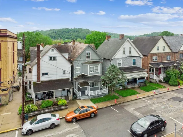 $129,500 | 425 Agatha Street, Pitcairn, PA 15140