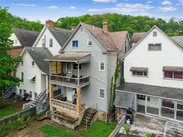 $129,500 | 425 Agatha Street, Pitcairn, PA 15140