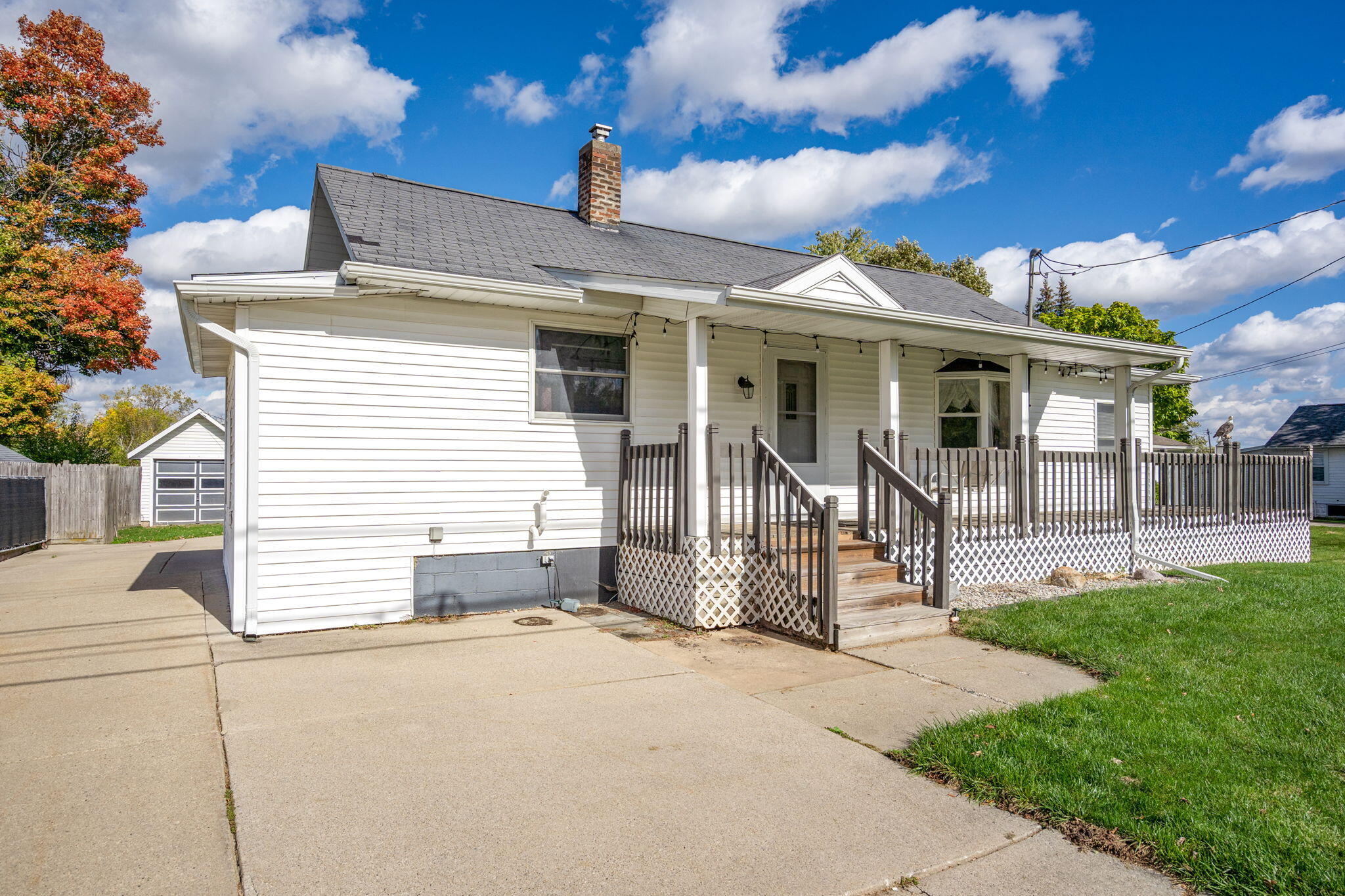 921 East Willoughby Road Lansing, MI 48911 - Photo 2 of 31 1-web-or-mls-921 E. Willoughy-1