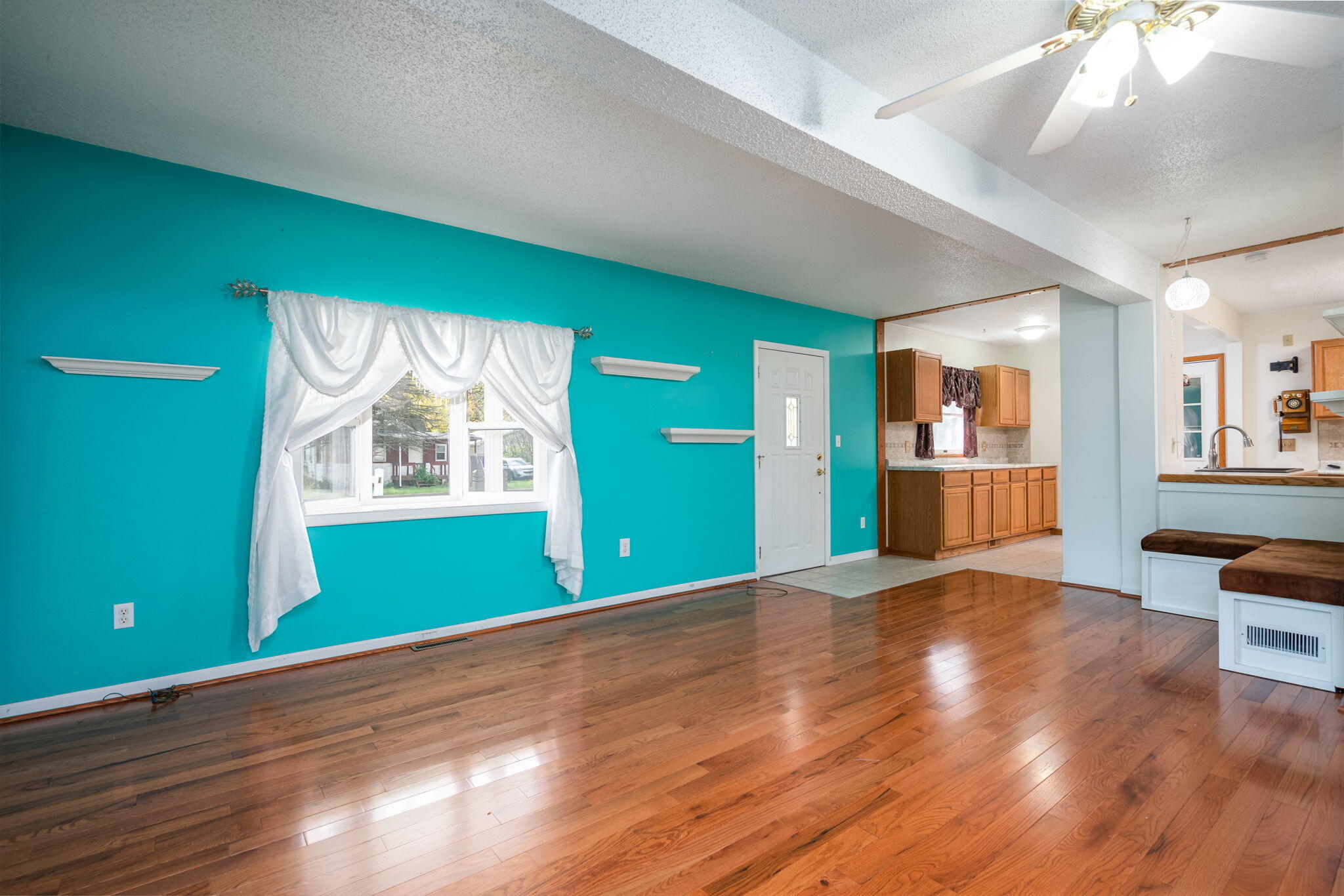 921 East Willoughby Road Lansing, MI 48911 - Photo 6 of 31 12-web-or-mls-921 E. Willoughy-12